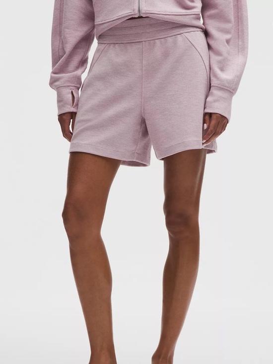 lululemon athletica Pants - LULULEMON Scuba High-Rise Short 5"
Waffle Heathered Porcelain Pink Size XL NWT